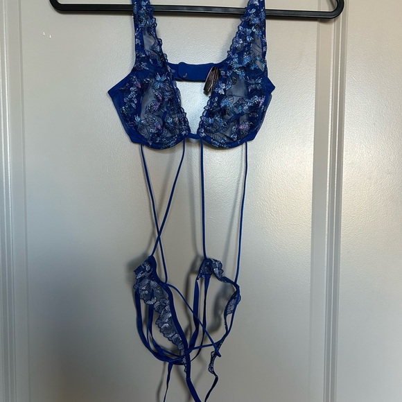 Victoria's Secret Royal Blue Floral Lace Bralette - Picture 2 of 8